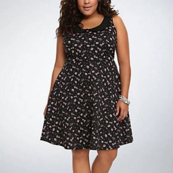 Torrid Size 3 Barbie Kisses Knee Length Dress - Picture 1 of 8